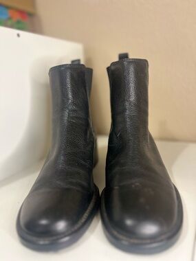 Franco Sarto Black Leather Chelsea Ankle Boots Almond Toe Size 8.5